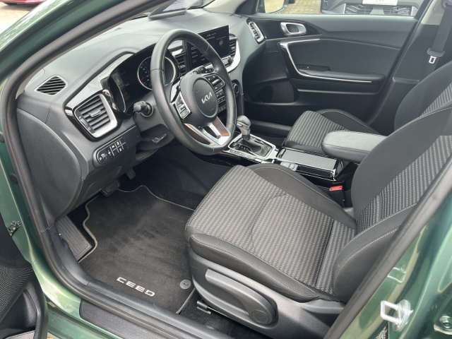 Cee'd 1.5T DCT7 VISION KOMFORT NAVI ACC Klima SHZ PDC