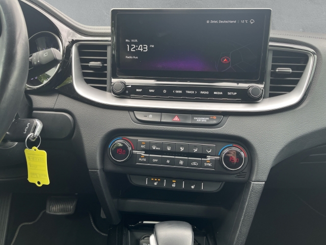Cee'd 1.5T DCT7 VISION KOMFORT NAVI ACC Klima SHZ PDC