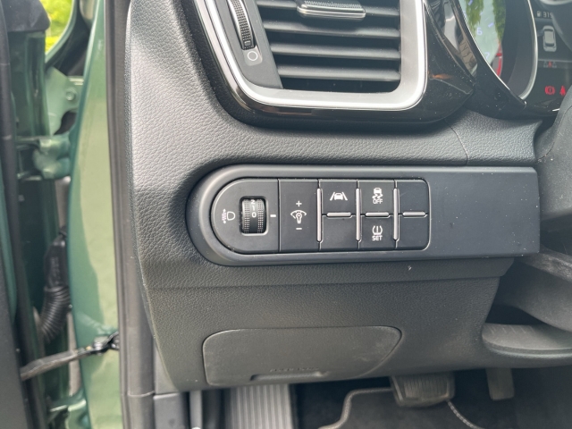 Cee'd 1.5T DCT7 VISION KOMFORT NAVI ACC Klima SHZ PDC