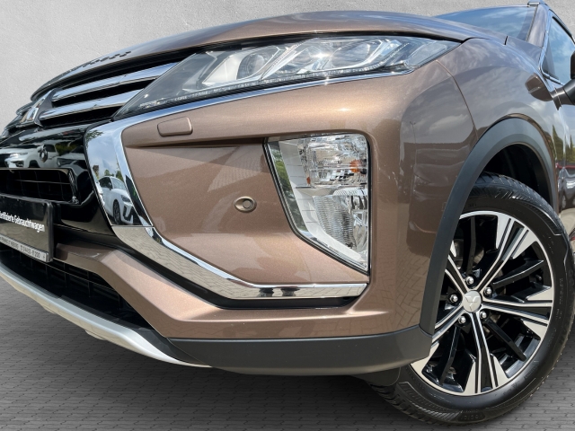 Eclipse Cross Intro Edition 1.5 T HUD LED ACC BT KLIMA