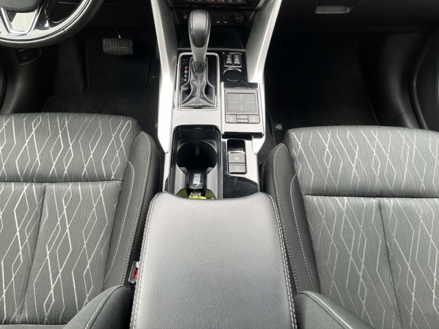 Eclipse Cross Intro Edition 1.5 T HUD LED ACC BT KLIMA