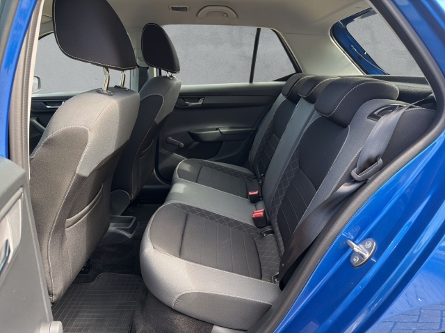 Fabia Drive 1.0 MPI Lichtsensor Klima PDC Servo SHZ