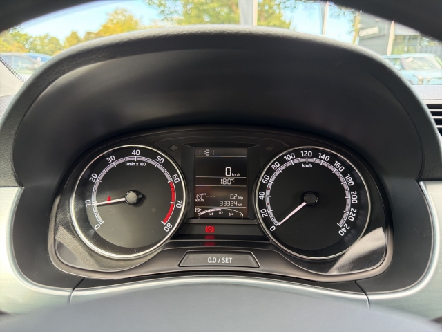 Fabia Drive 1.0 MPI Lichtsensor Klima PDC Servo SHZ