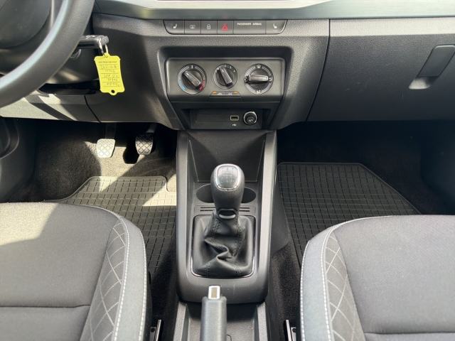Fabia Drive 1.0 MPI Lichtsensor Klima PDC Servo SHZ