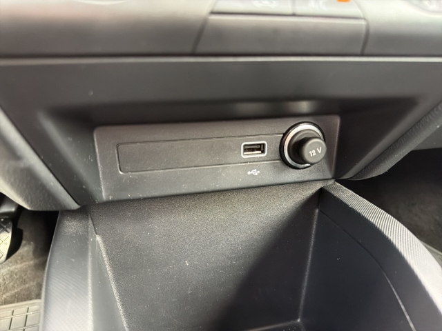Fabia Drive 1.0 MPI Lichtsensor Klima PDC Servo SHZ