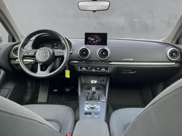 A3 Sportback 30 TFSI Basis Navi Bi-Xenon Klima SD SHZ