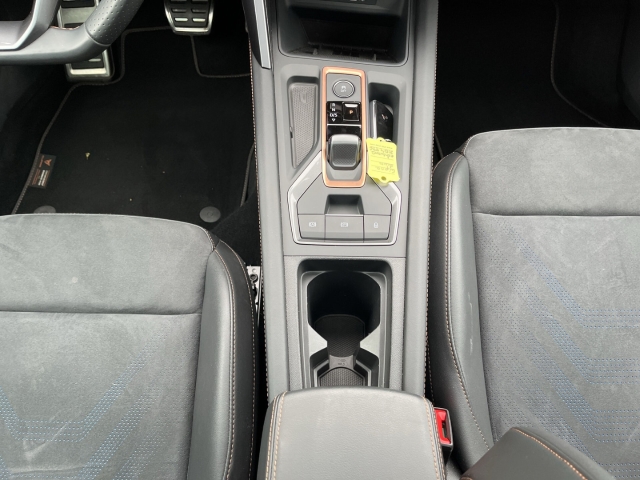 Leon ST 1.5 eTSI Sennheiser FULL-LINK ACC KLIMA NAVI PANO