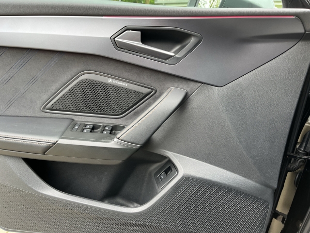 Leon ST 1.5 eTSI Sennheiser FULL-LINK ACC KLIMA NAVI PANO
