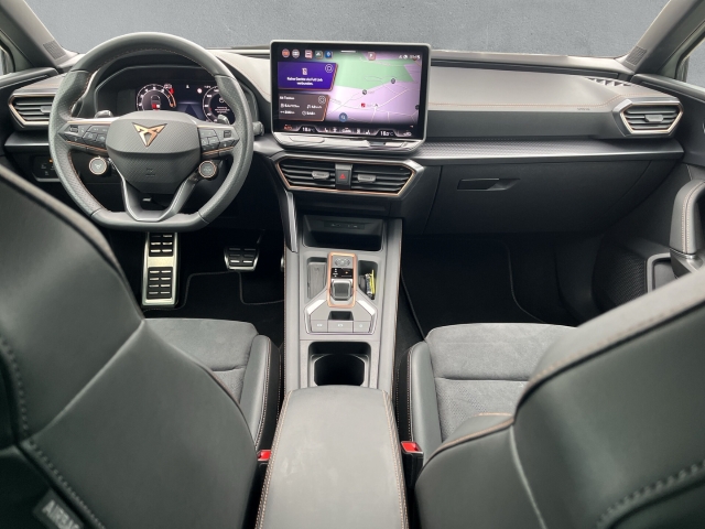 Leon 1.5 eTSI DSG Sennheiser DCC Matrix LED ACC KAMERA PDC