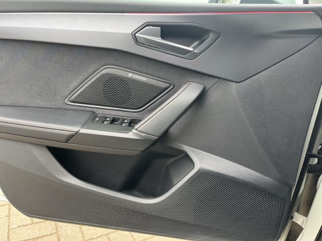 Leon 1.5 eTSI DSG Sennheiser DCC Matrix LED ACC KAMERA PDC