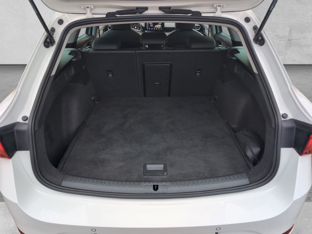 Leon ST FR 2.0 TDI DSG LED ACC FULL LINK KAMERA