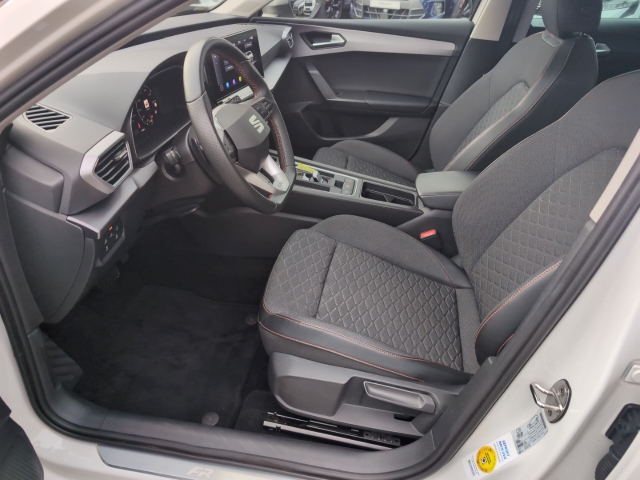 Leon ST FR 2.0 TDI DSG LED ACC FULL LINK KAMERA