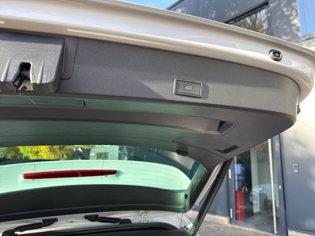 Ateca 2.0 TSI 4Drive DSG AHK ACC LED 360° KAMERA FULL LINK