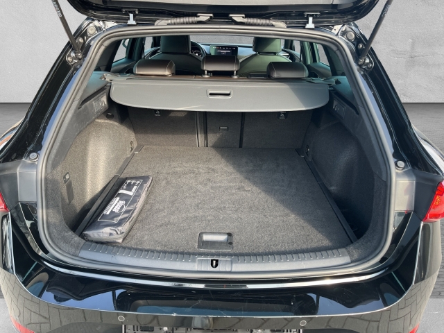 Leon Sportstourer Xcellence 1.5 eTSI BEATS AUDIO ACC LED