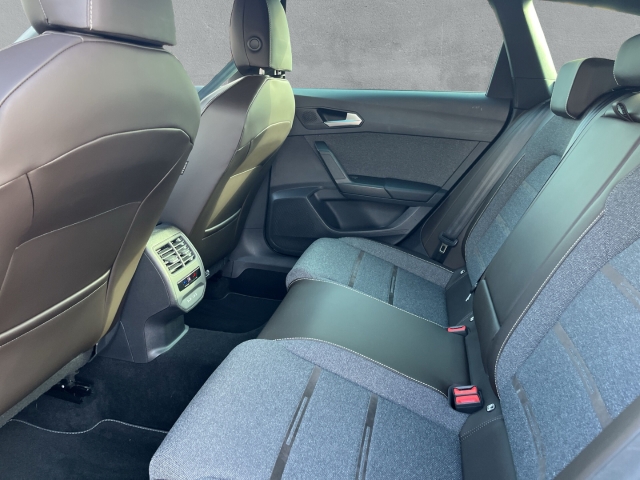 Leon Sportstourer Xcellence 1.5 eTSI BEATS AUDIO ACC LED