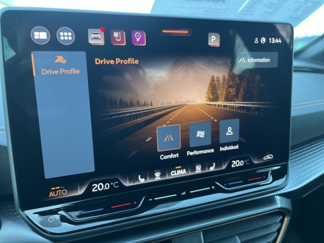 Formentor 1.5 eTSI FULL-LINK KAMERA FRONT ASSIST BLUETOOTH
