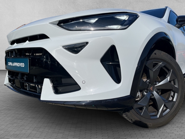 Formentor 1.5 eTSI FULL-LINK KAMERA FRONT ASSIST BLUETOOTH