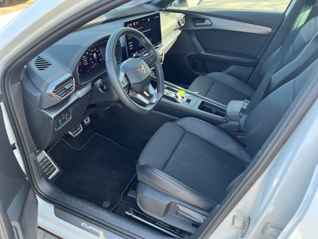 Formentor 1.5 eTSI FULL-LINK KAMERA FRONT ASSIST BLUETOOTH