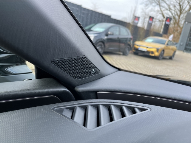 Leon ST Xcellence 2.0 TDI DSG FULL-LINK BEATS BT KLIMA NAVI