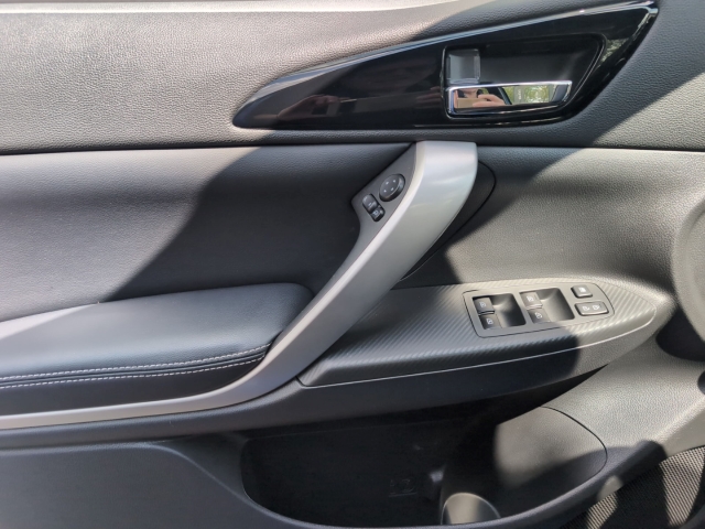 Eclipse Cross 2.4 Plug-in Hybrid 4WD Plus KAMERA NAVI LED GRA