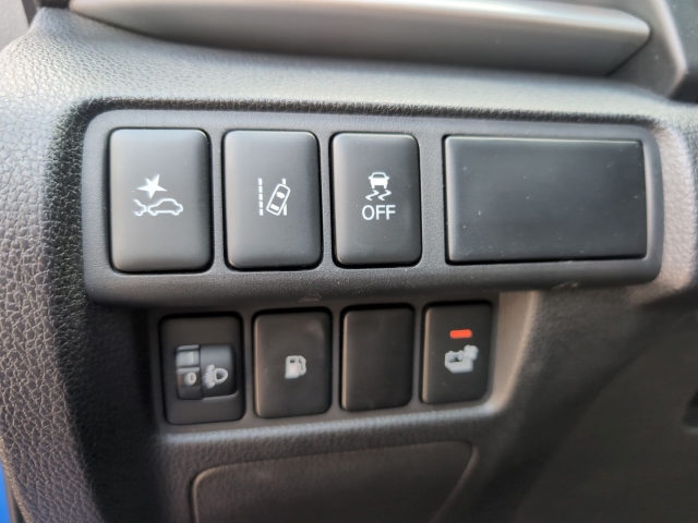 Eclipse Cross 2.4 Plug-in Hybrid 4WD Plus KAMERA NAVI LED GRA