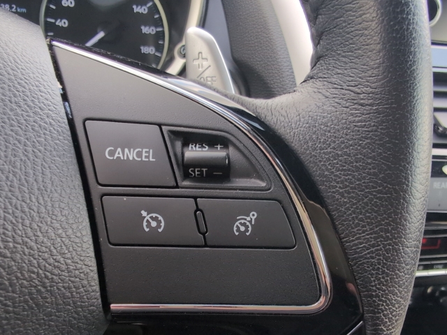 Eclipse Cross 2.4 Plug-in Hybrid 4WD Plus KAMERA NAVI LED GRA