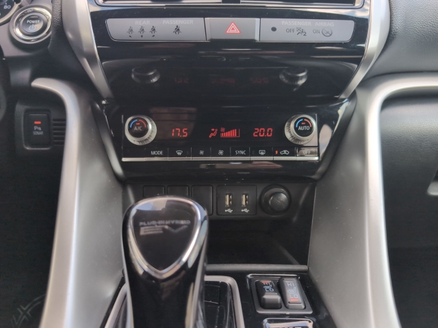 Eclipse Cross 2.4 Plug-in Hybrid 4WD Plus KAMERA NAVI LED GRA
