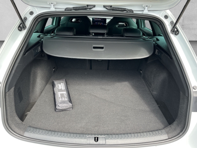 Leon ST VZ e-Hybrid FULL-LINK ACC Klima PDC Navi LED BT DAB