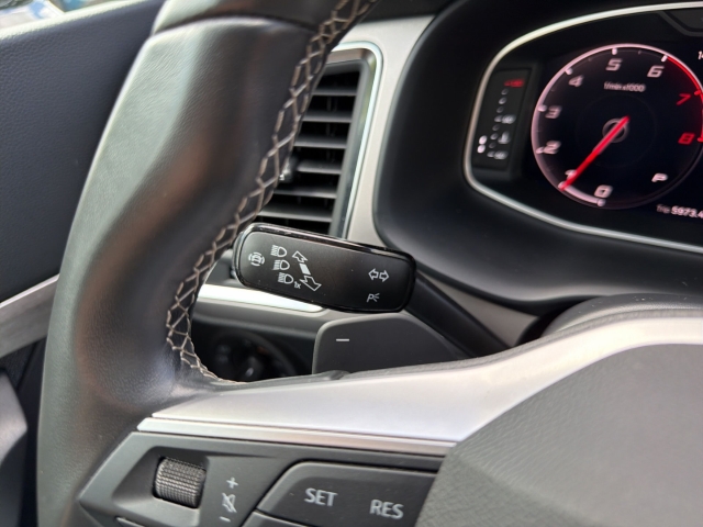 Ateca Xperience 1.5 TSI StandHZG AHK-klappbar BT Navi BT