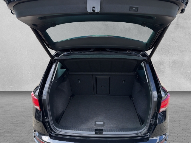 Ateca Xperience 1.5 TSI StandHZG AHK-klappbar BT Navi BT