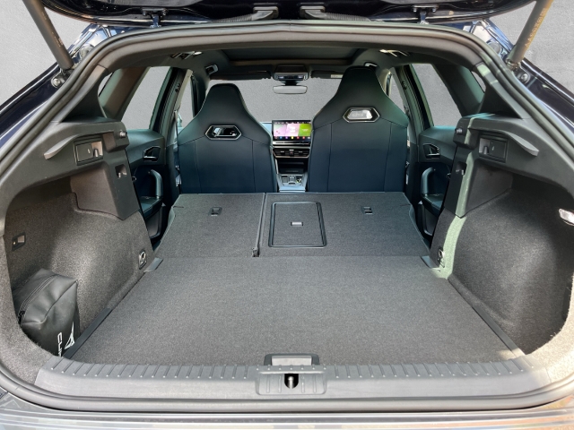 Formentor VZ 2.0 TSI 4Drive PANO AHK Beats-Audio ACC LED SHZ