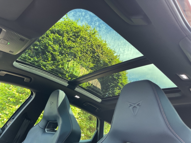 Formentor VZ 2.0 TSI 4Drive PANO AHK Beats-Audio ACC LED SHZ