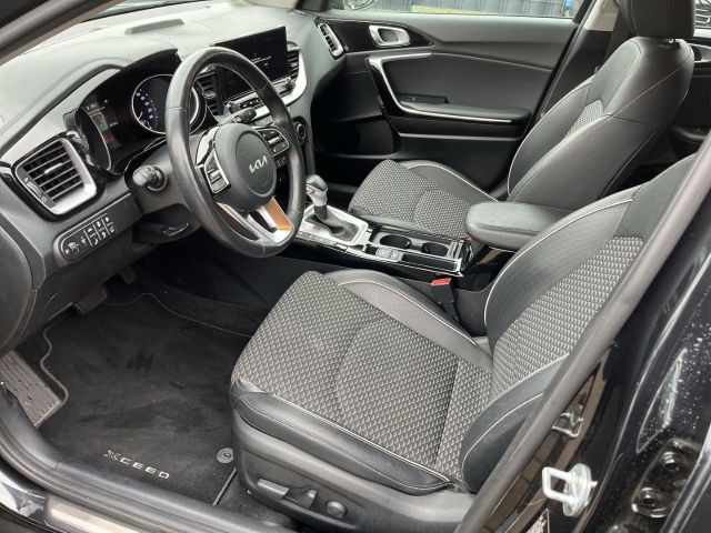 XCee'd 1.6 PHEV SPIRIT NAVIGATION SITZKOMFORT PAK. LED GRA