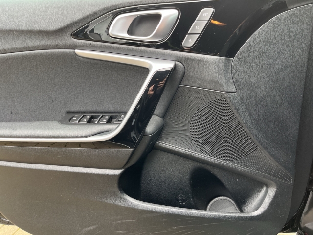 XCee'd 1.6 PHEV SPIRIT NAVIGATION SITZKOMFORT PAK. LED GRA