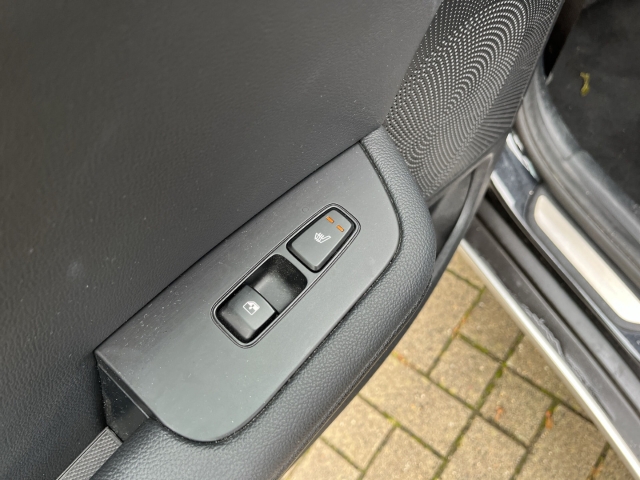 XCee'd 1.6 PHEV SPIRIT NAVIGATION SITZKOMFORT PAK. LED GRA