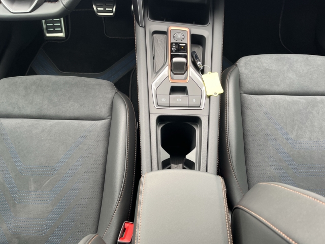 Formentor VZ e-Hybrid / UPE: 62.765  / AHK MATRIX-LED ACC