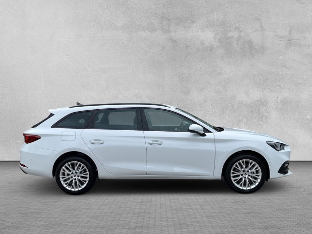 Leon ST 2.0 TDI DSG / UPE: 47.555,-  / Road Edition AHK ACC LED