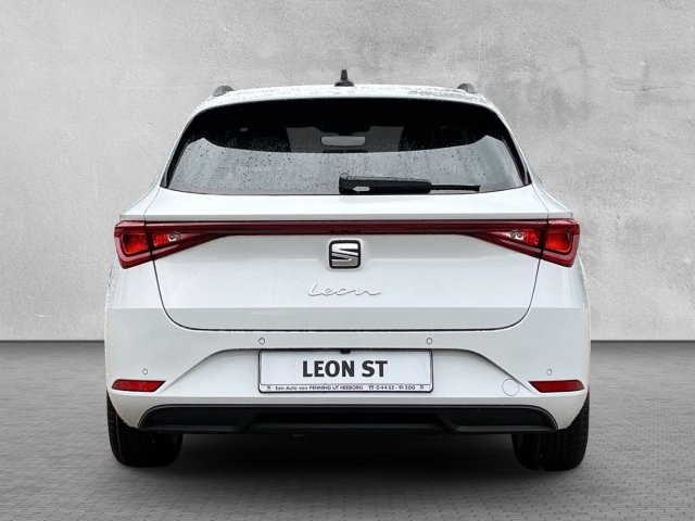 Leon ST 2.0 TDI DSG / UPE: 47.555,-  / Road Edition AHK ACC LED