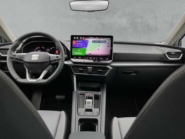 Leon ST 2.0 TDI DSG / UPE: 47.555,-  / Road Edition AHK ACC LED
