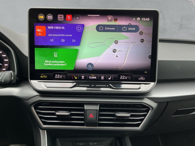 Leon ST 2.0 TDI DSG / UPE: 47.555,-  / Road Edition AHK ACC LED
