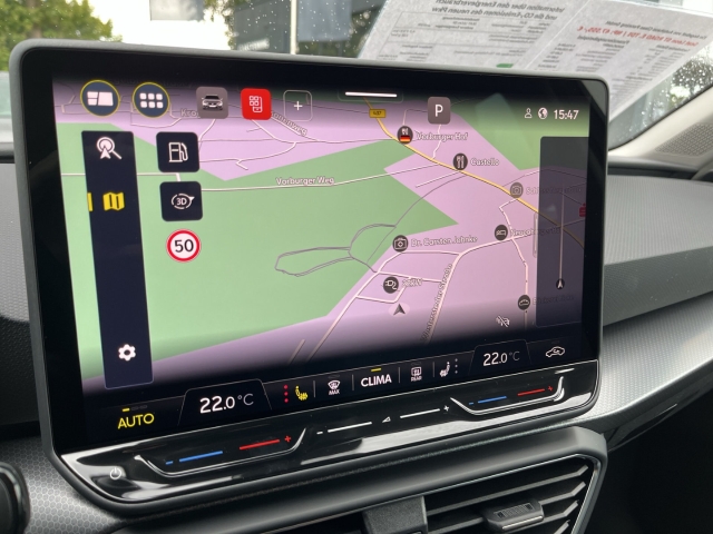 Leon ST 2.0 TDI DSG / UPE: 47.555,-  / Road Edition AHK ACC LED