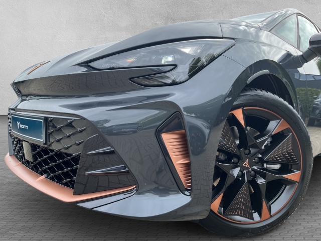 Born 58 kWh / UPE: 45.710,- / BIKE-RACK GJR EDGE NAVI