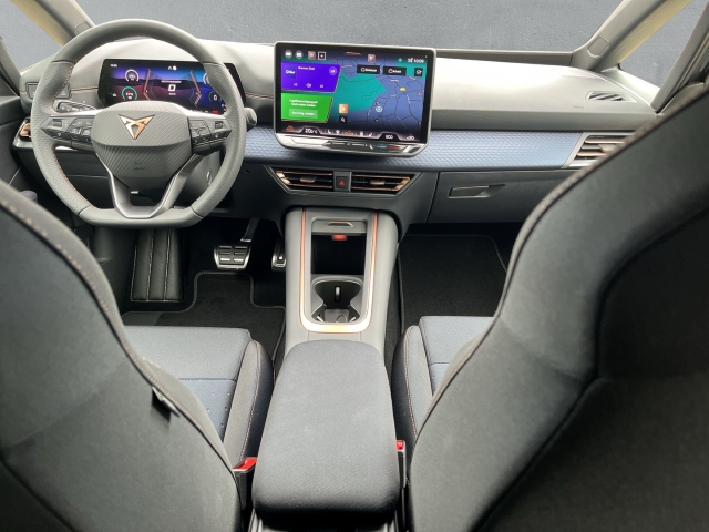 Born 58 kWh / UPE: 45.710,- / BIKE-RACK GJR EDGE NAVI