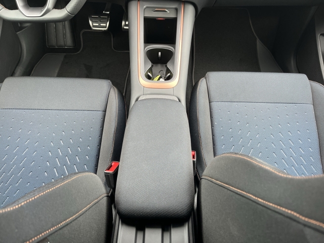 Born 58 kWh / UPE: 45.710,- / BIKE-RACK GJR EDGE NAVI