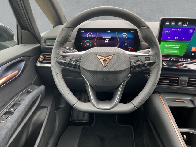 Born 58 kWh / UPE: 45.710,- / BIKE-RACK GJR EDGE NAVI