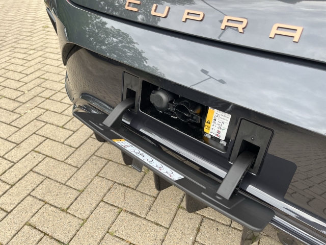 Born 58 kWh / UPE: 45.710,- / BIKE-RACK GJR EDGE NAVI