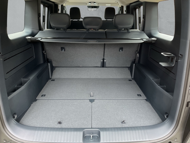 PV5 ELITE 71.2 / UPE: 51.280,- / ACC 360° NAVI LED STANDHZG.