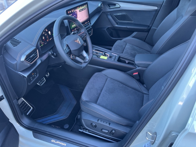 Leon VZ 1.5 PHEV / UPE: 57.260,-  / Matrix-LED Full-Link