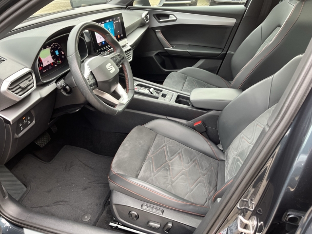 Leon Sportstourer FR 2.0 TDI PANO FULL LINK NAVI MEMORY ACC