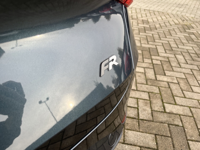 Leon Sportstourer FR 2.0 TDI PANO FULL LINK NAVI MEMORY ACC